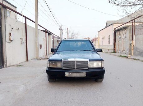 Mercedes 190 1990