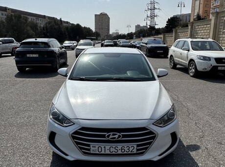 Hyundai Elantra 2018