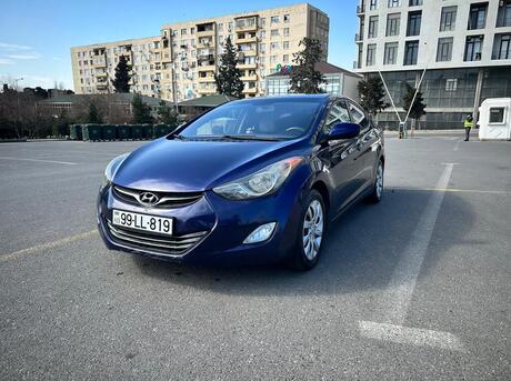 Hyundai Elantra 2012