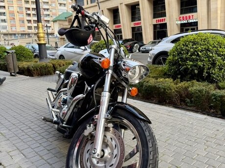 Honda VTX 1300 R