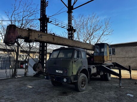 MAZ 5334