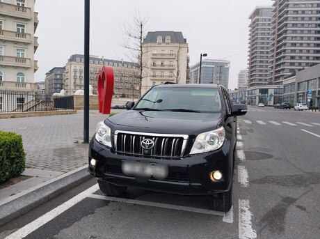 Toyota Land Cruiser Prado 2011