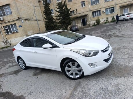 Hyundai Elantra 2013