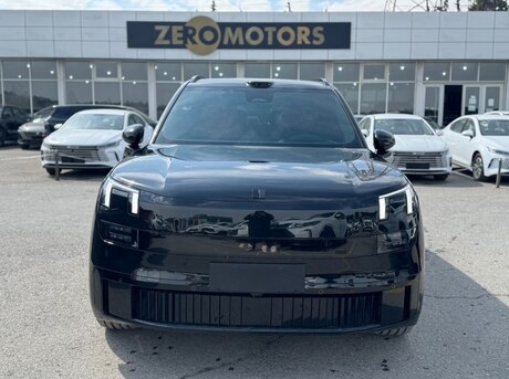 Lynk & Co 900