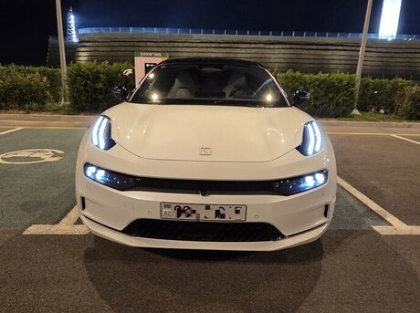 ZEEKR 001