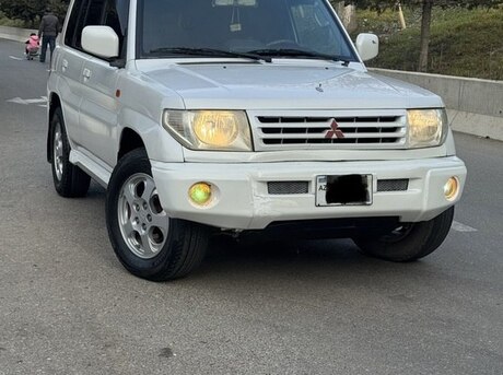 Mitsubishi Pajero io 1999