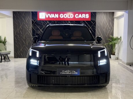 Lynk & Co 900