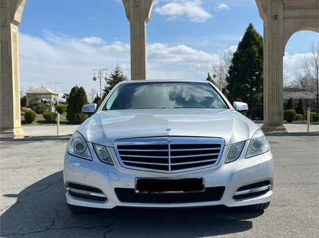 Mercedes E 200