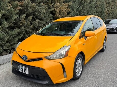 Toyota Prius V