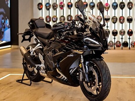 QJMotor SRK 800 RR
