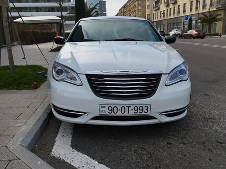 Chrysler 200