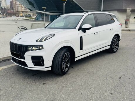 Lynk & Co 09