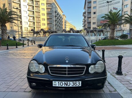 Mercedes C 200