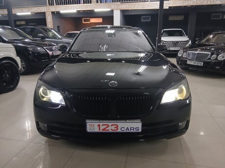 BMW 750