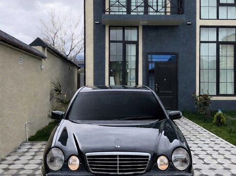 Mercedes E 240
