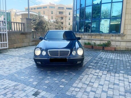 Mercedes E 240