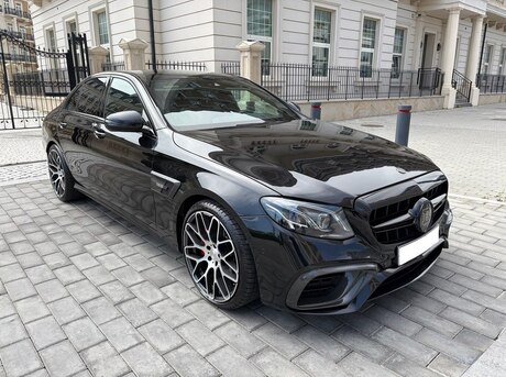 Mercedes E 200