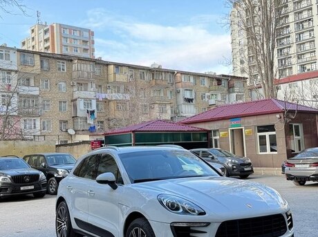 Porsche Macan S