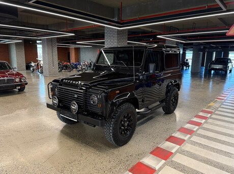 Land Rover Defender