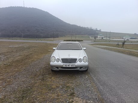 Mercedes E 320