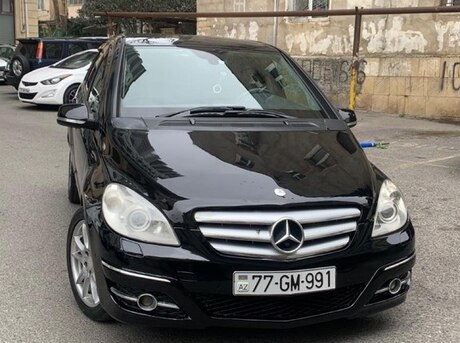 Mercedes B 180