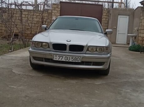 BMW 728