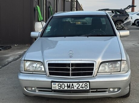 Mercedes C 230