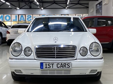Mercedes E 240
