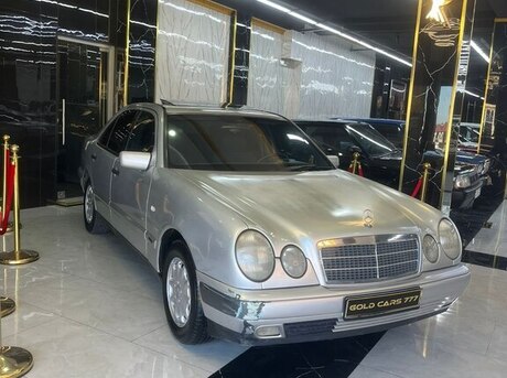 Mercedes E 230