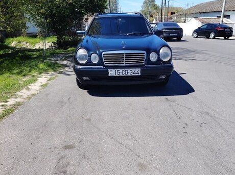 Mercedes E 230