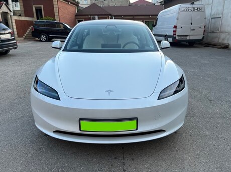 Tesla Model 3 2025