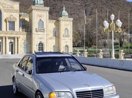 Mercedes C 230
