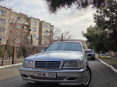 Mercedes C 220