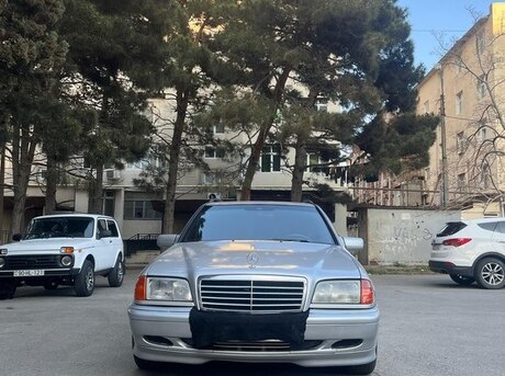 Mercedes C 180