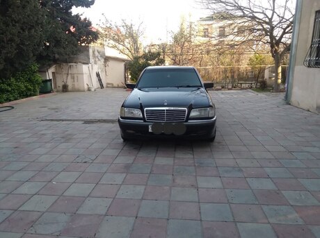Mercedes C 180