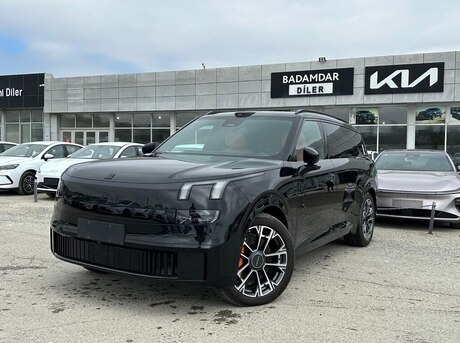 Lynk & Co 900