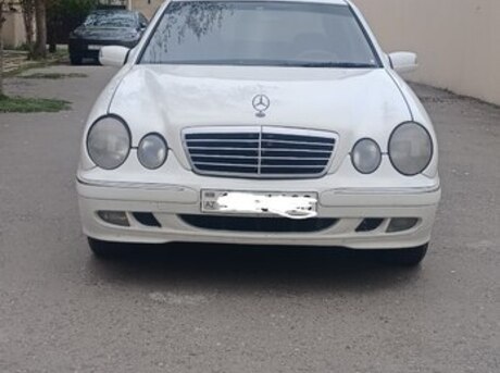 Mercedes E 220