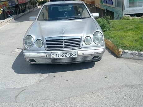 Mercedes E 230