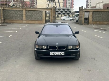 BMW 740