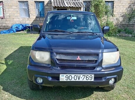 Mitsubishi Pajero io