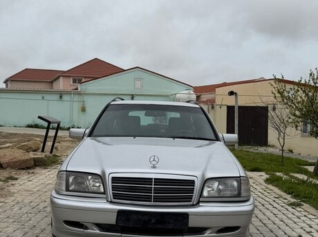 Mercedes C 200