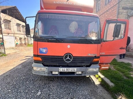 Mercedes Atego 815