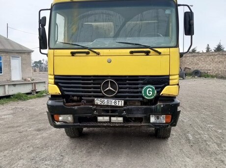 Mercedes Actros 3236