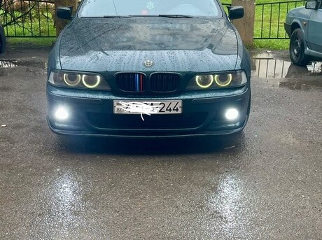 BMW 523