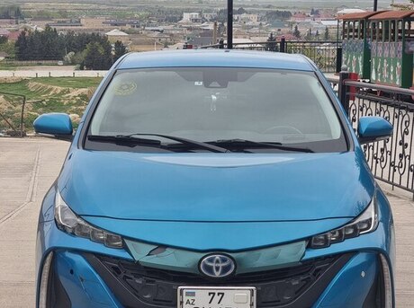 Toyota Prius PHV