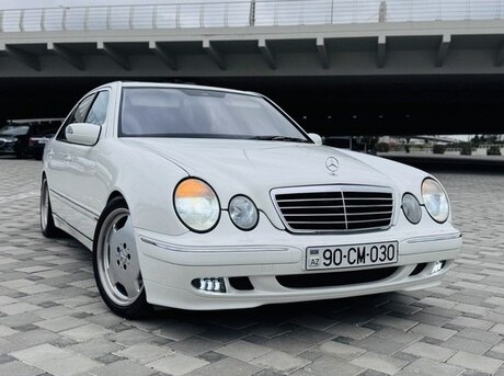 Mercedes E 320
