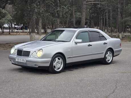 Mercedes E 220