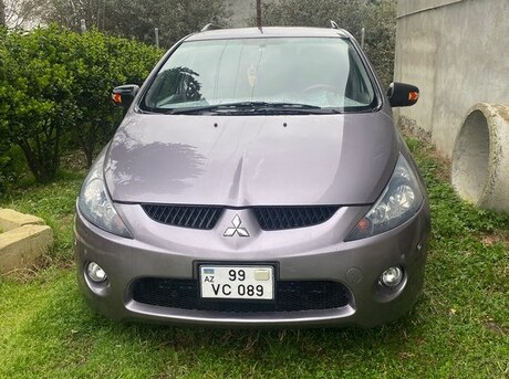 Mitsubishi Grandis 2004