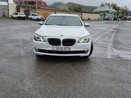 BMW 740 2012