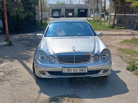 Mercedes E 240